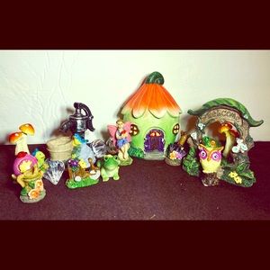 “Brand New” 18 Pieces Rosey Fairy Garden Set